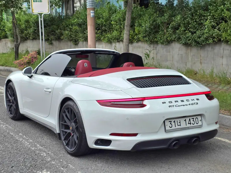 Porsche 911
