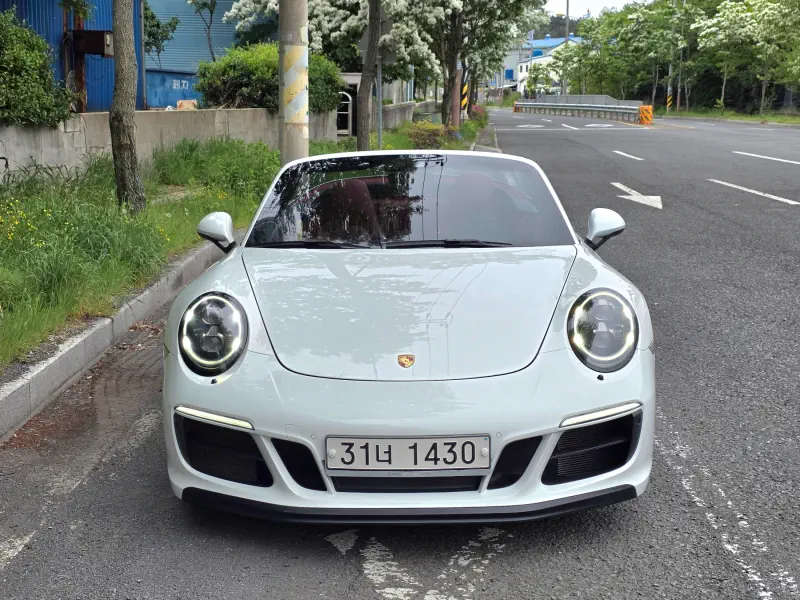 Porsche 911