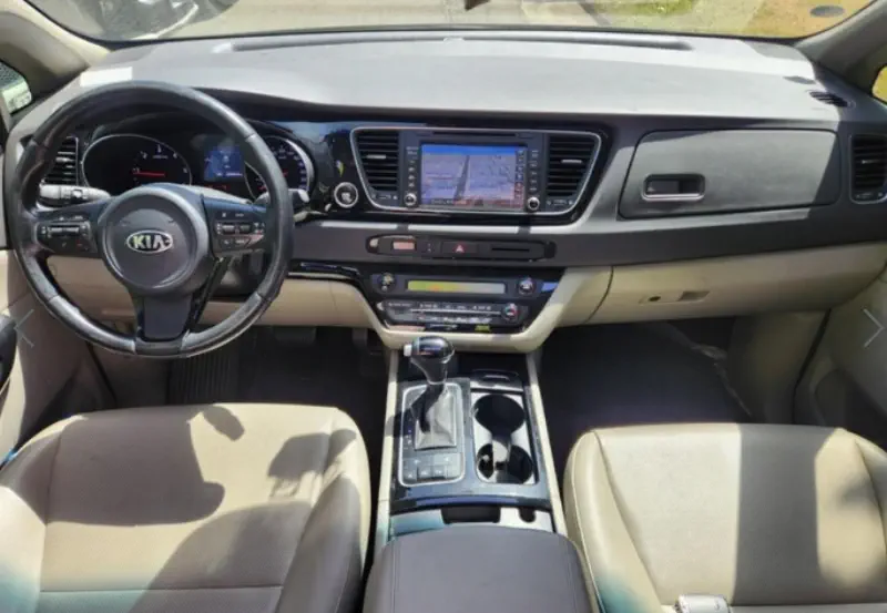Kia Carnival
