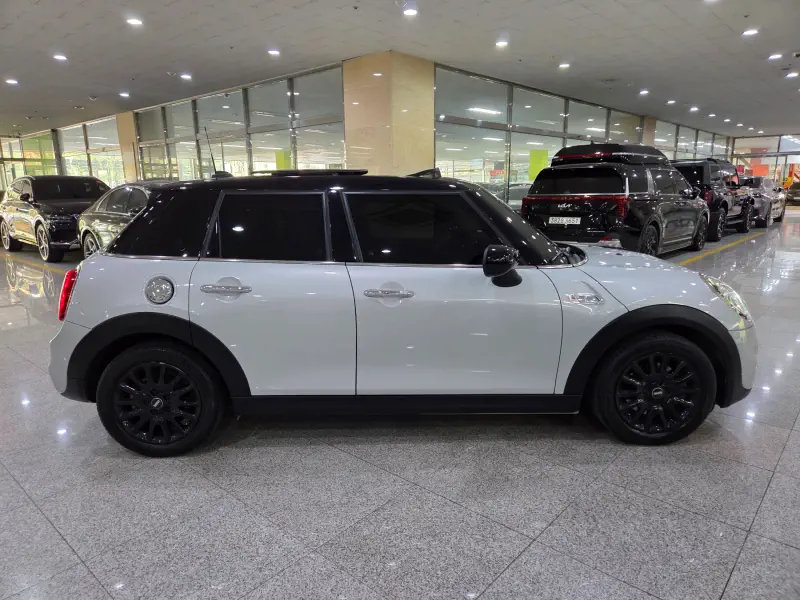 Mini Hatch