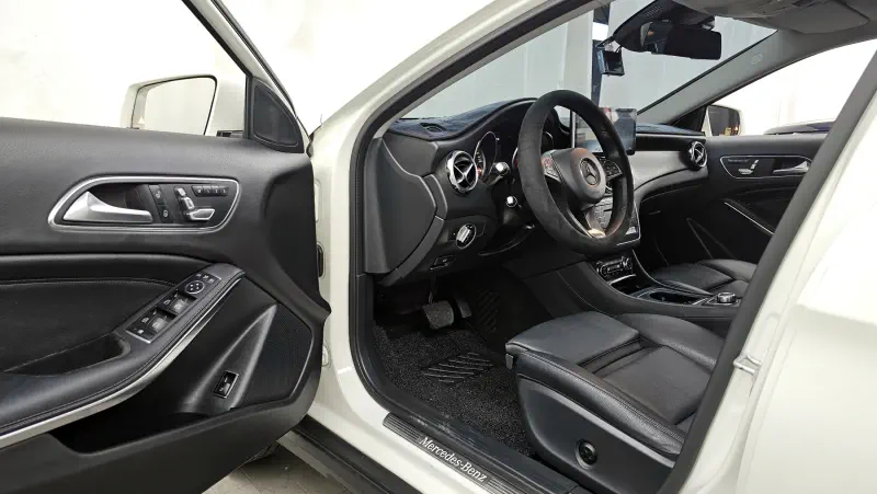 Mercedes-Benz GLA-Class