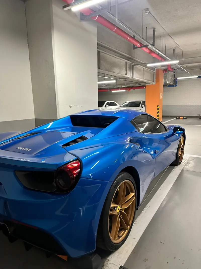 Ferrari 488