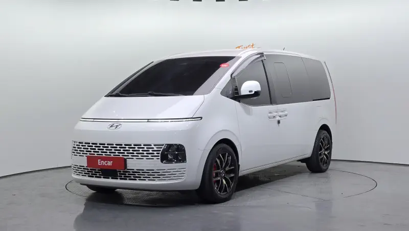 Hyundai Staria