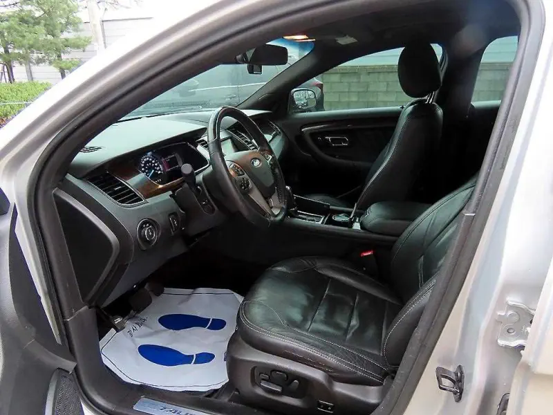 Ford Taurus