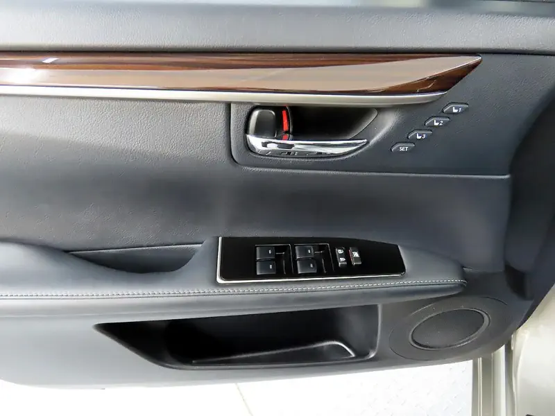 Lexus ES300h