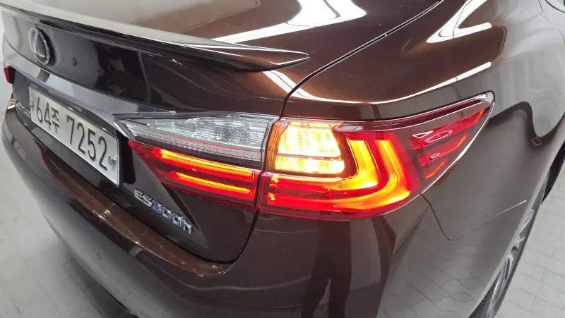 Lexus ES300h