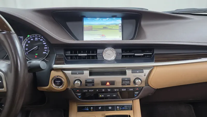 Lexus ES300h