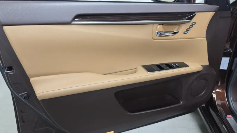 Lexus ES300h