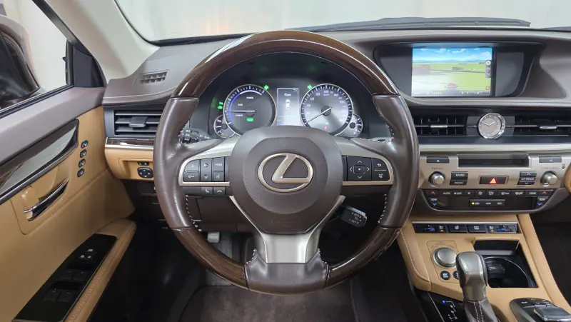 Lexus ES300h