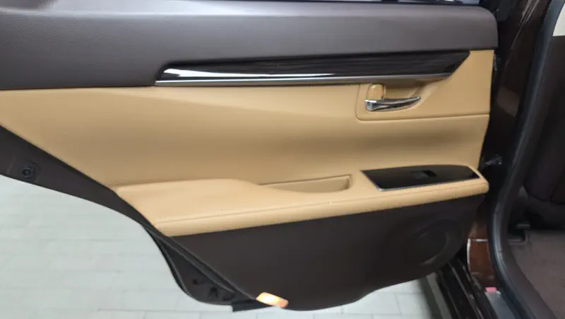 Lexus ES300h