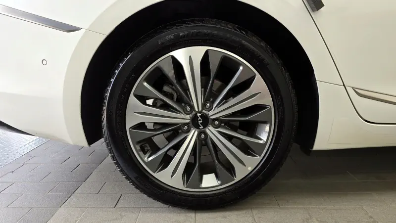 Kia K8