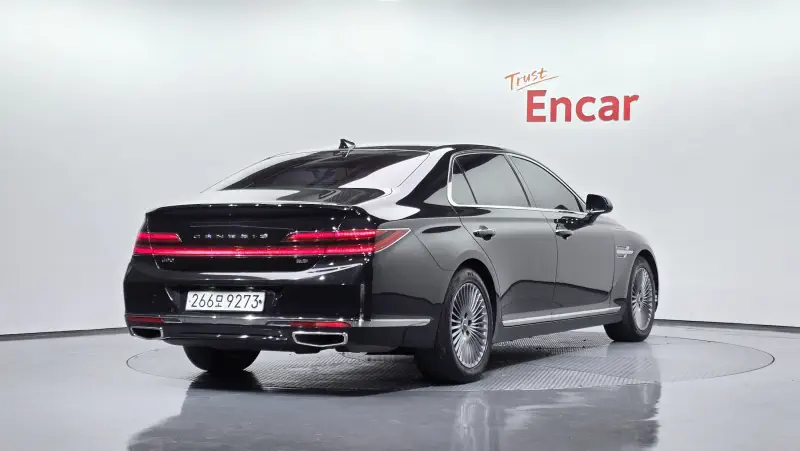 Genesis G90