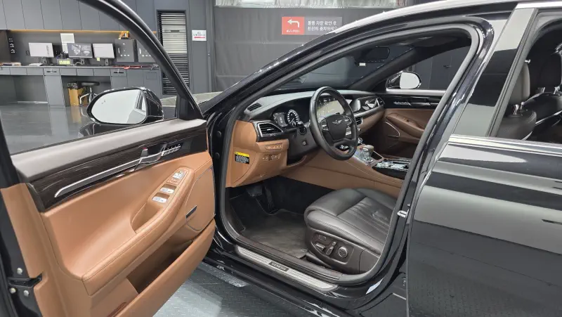 Genesis G90