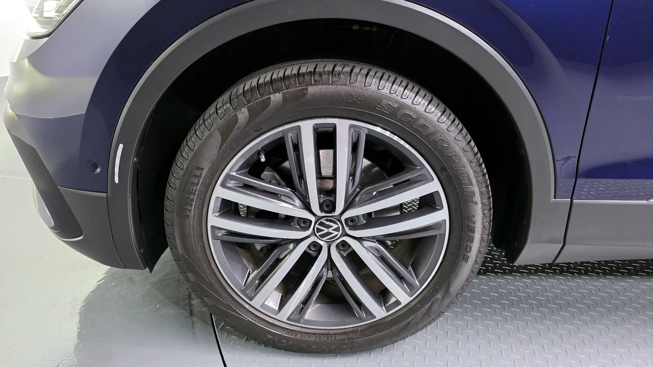 VOLKSWAGEN TIGUAN ALLSPACE 2022г.в. силовым агрегатом объёмом 1984 см3 на 186 л.с цвет Синий - экспорт из Кореи. Фото №5