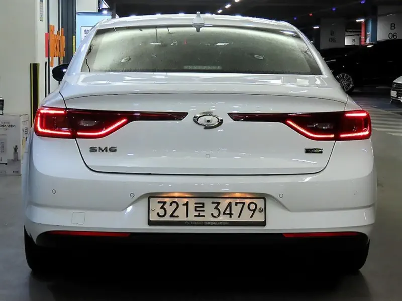 Renault SM6
