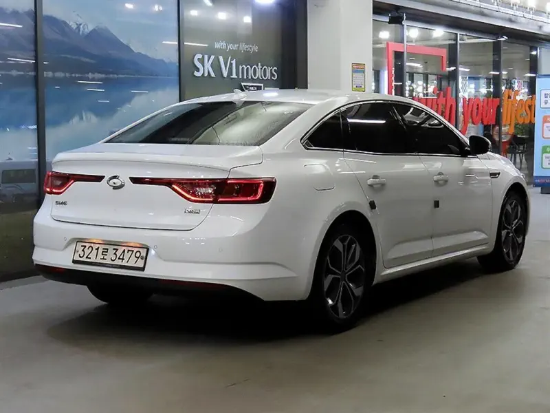 Renault SM6