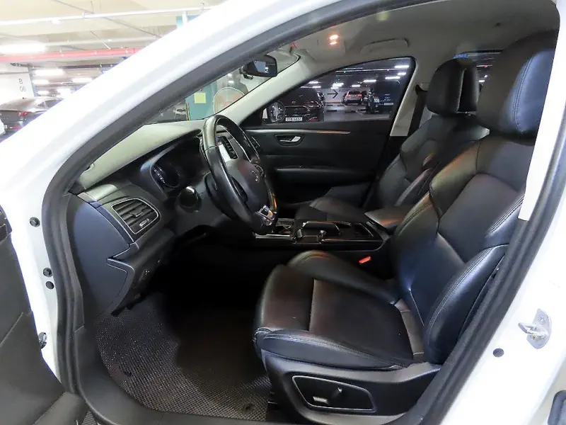 Renault SM6