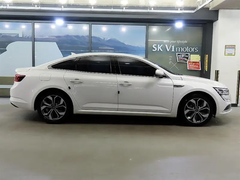 Renault SM6