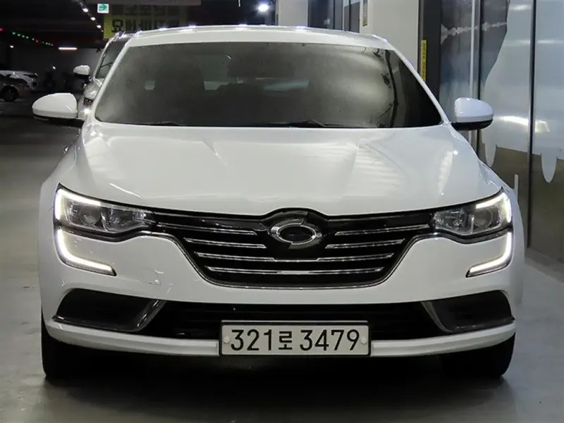 Renault SM6