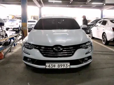 Renault SM6