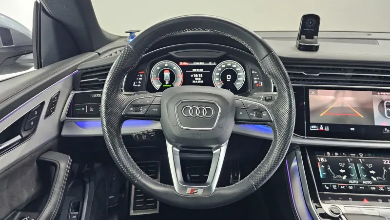 Audi Q8