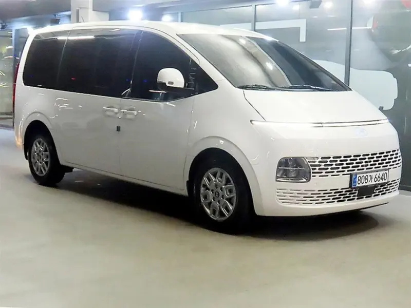 Hyundai Staria