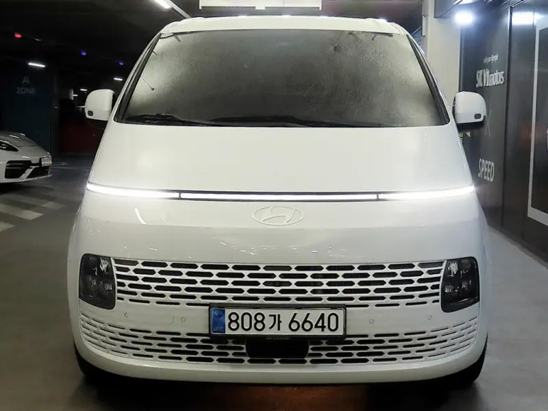 Hyundai Staria