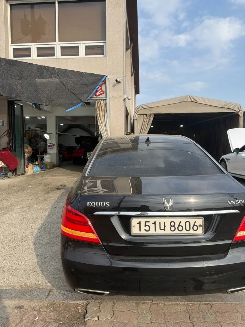 Hyundai Equus