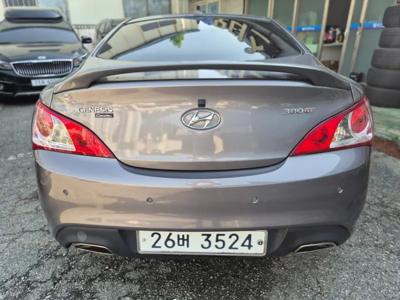 Hyundai Genesis