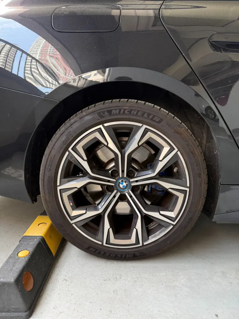 BMW i4