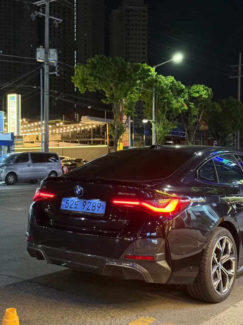BMW i4