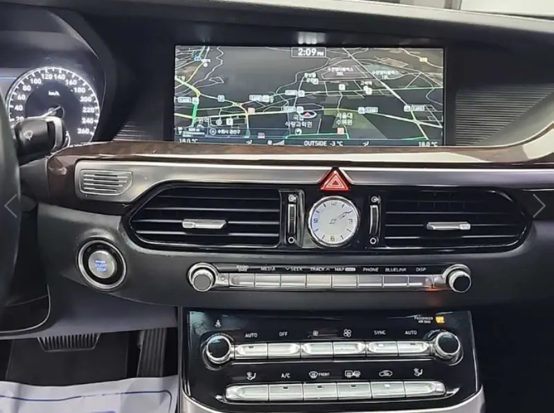 Genesis EQ900