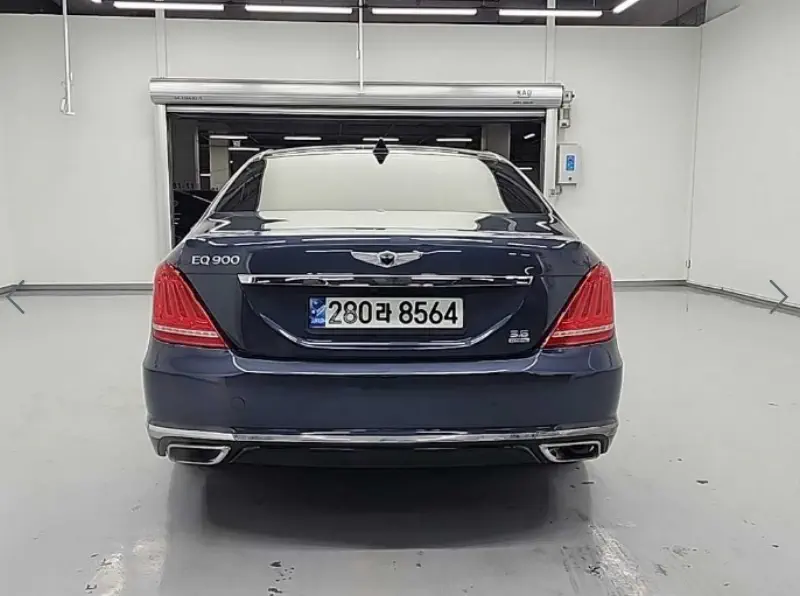 Genesis EQ900
