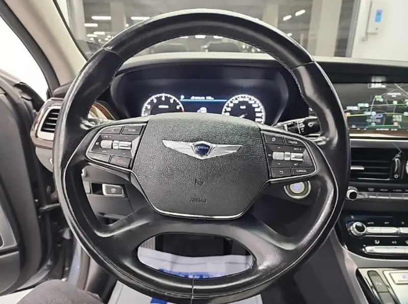 Genesis EQ900