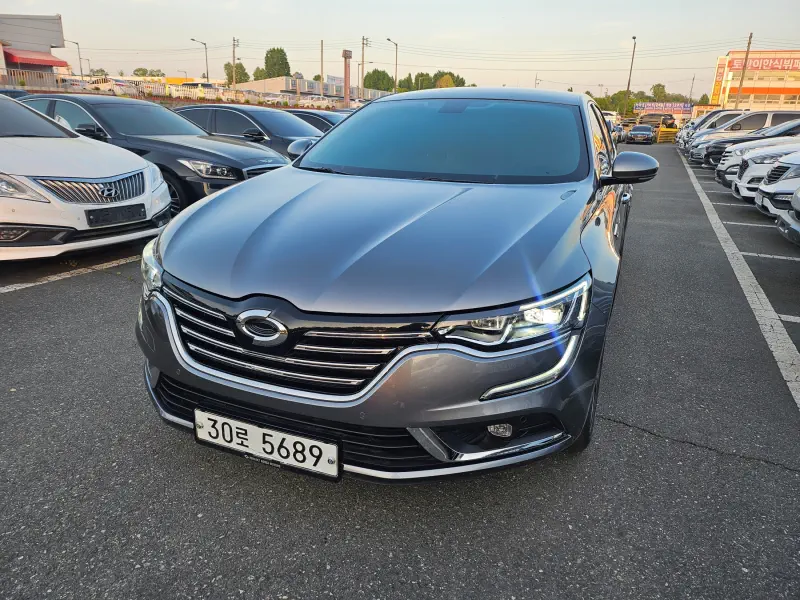 Renault SM6