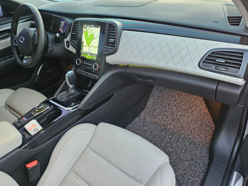 Renault SM6