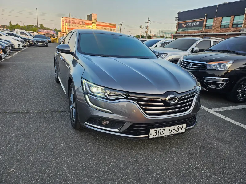 Renault SM6
