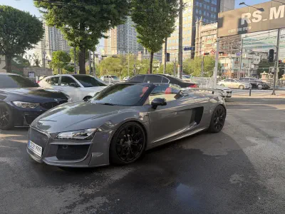 Audi R8