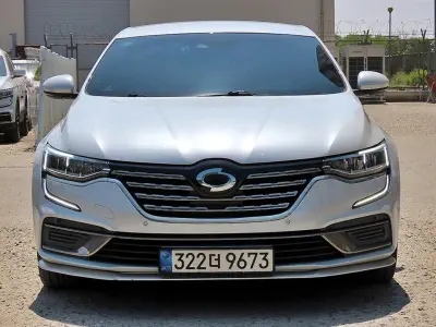 Renault SM6