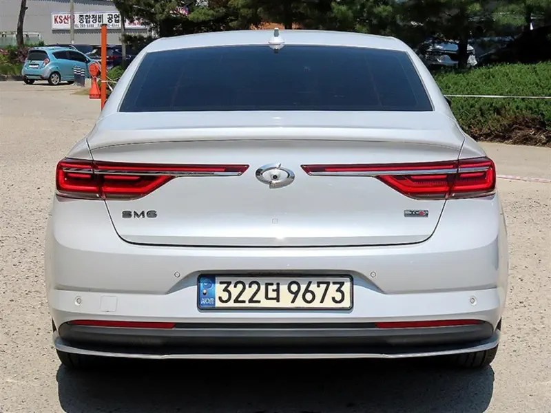 Renault SM6