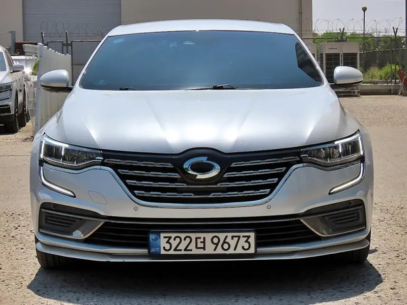 Renault SM6