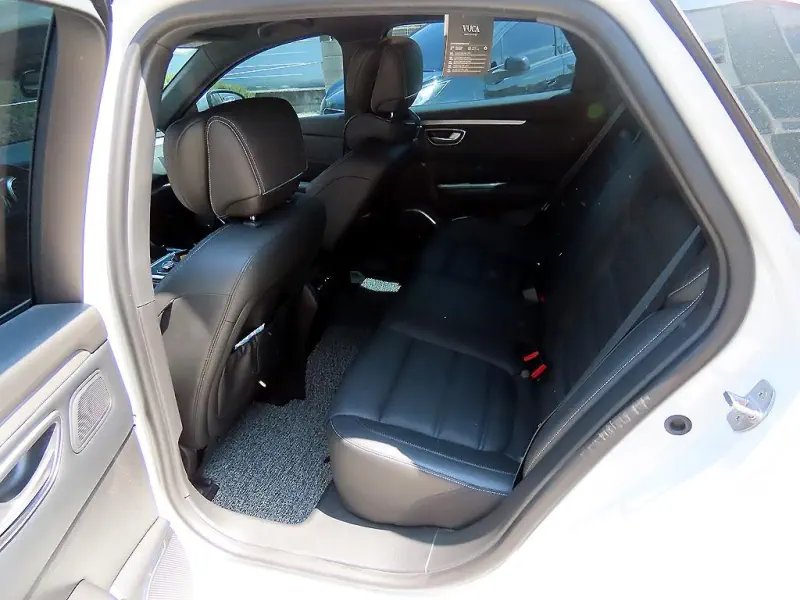 Renault SM6
