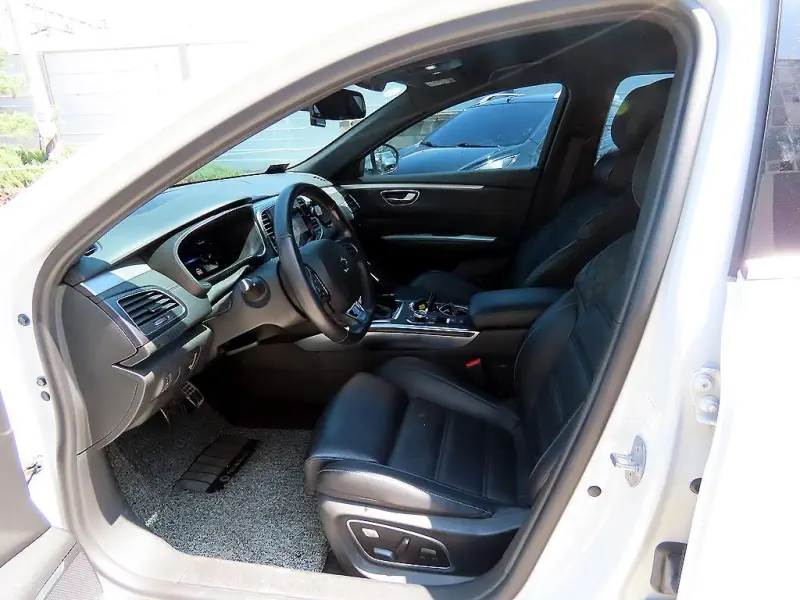 Renault SM6