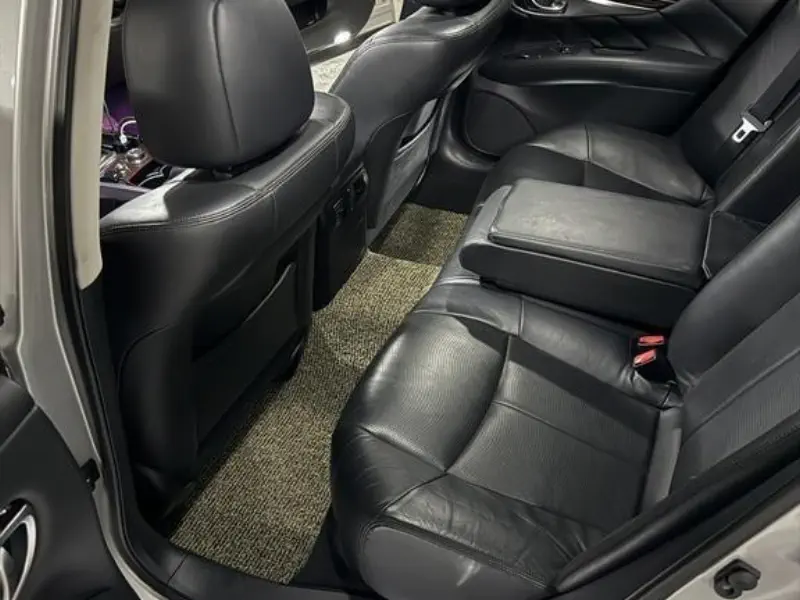 Infiniti M37