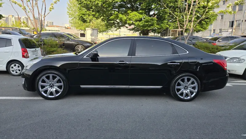 Hyundai Equus