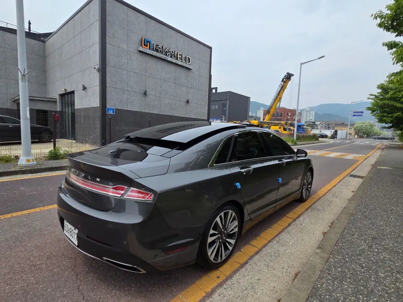 Lincoln Mkz