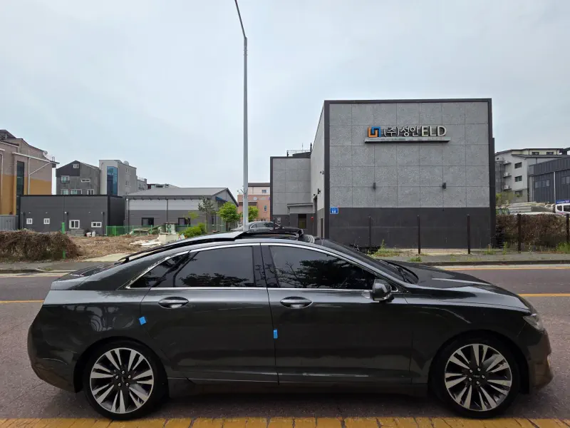 Lincoln Mkz