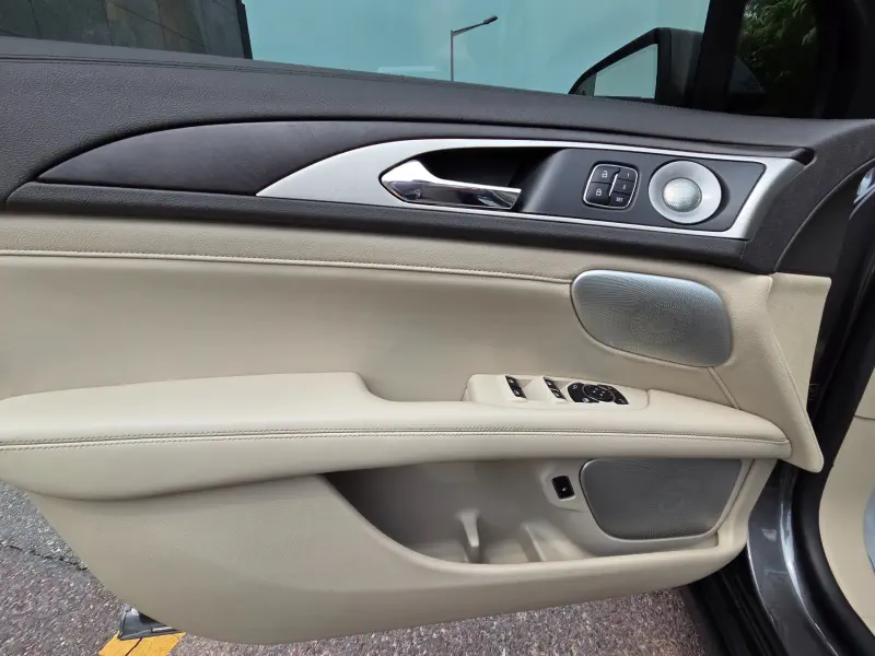 Lincoln Mkz