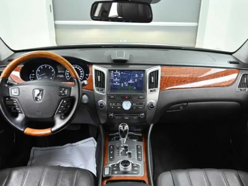 Hyundai Equus