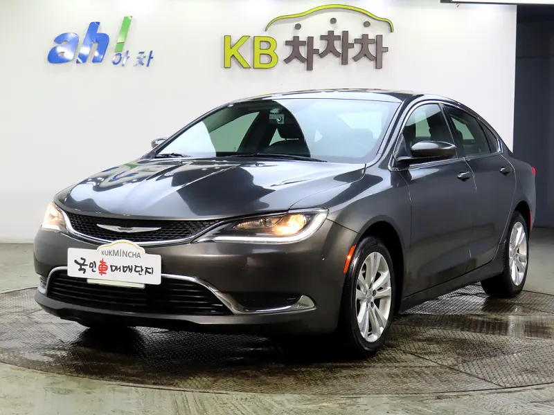 Chrysler 200